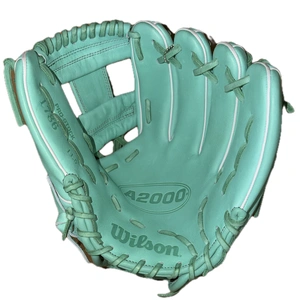Wilson A2000 1786 11.5 Inch Baseball Glove | Mint
